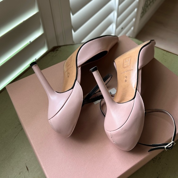 Charles David heels, powder pink , size 7,5 - Picture 5 of 9